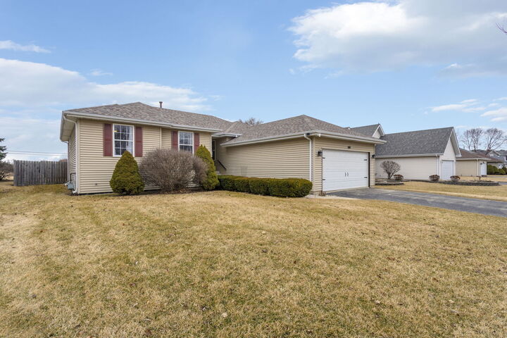 Property Photo:  4511 Skylark Lane  IL 60586 