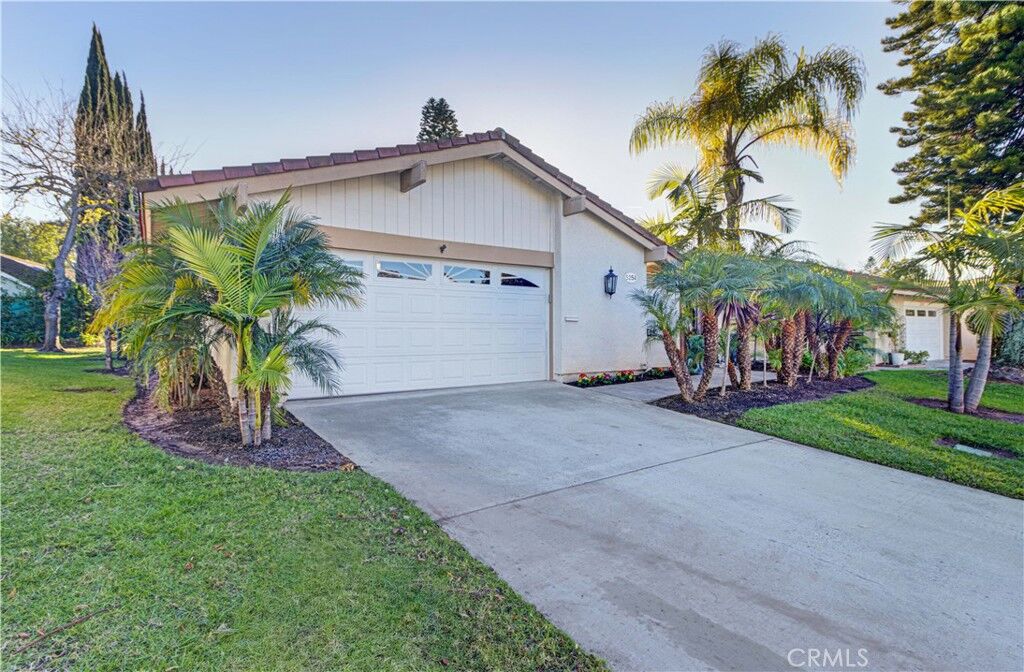 Property Photo:  5254 Duenas  CA 92637 