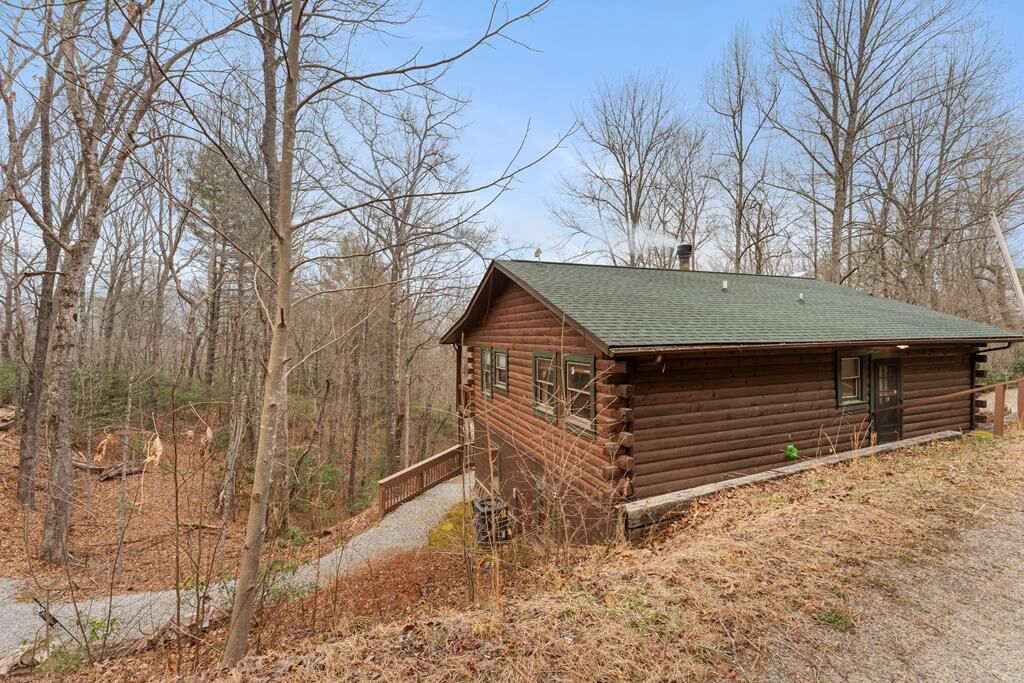 Property Photo:  451 Summit Road  NC 28763 