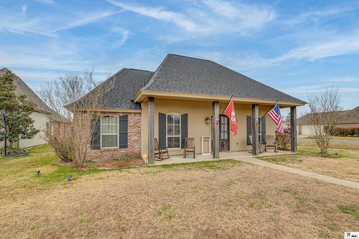 Property Photo: 400 Fleur De Lis Drive LA 71280