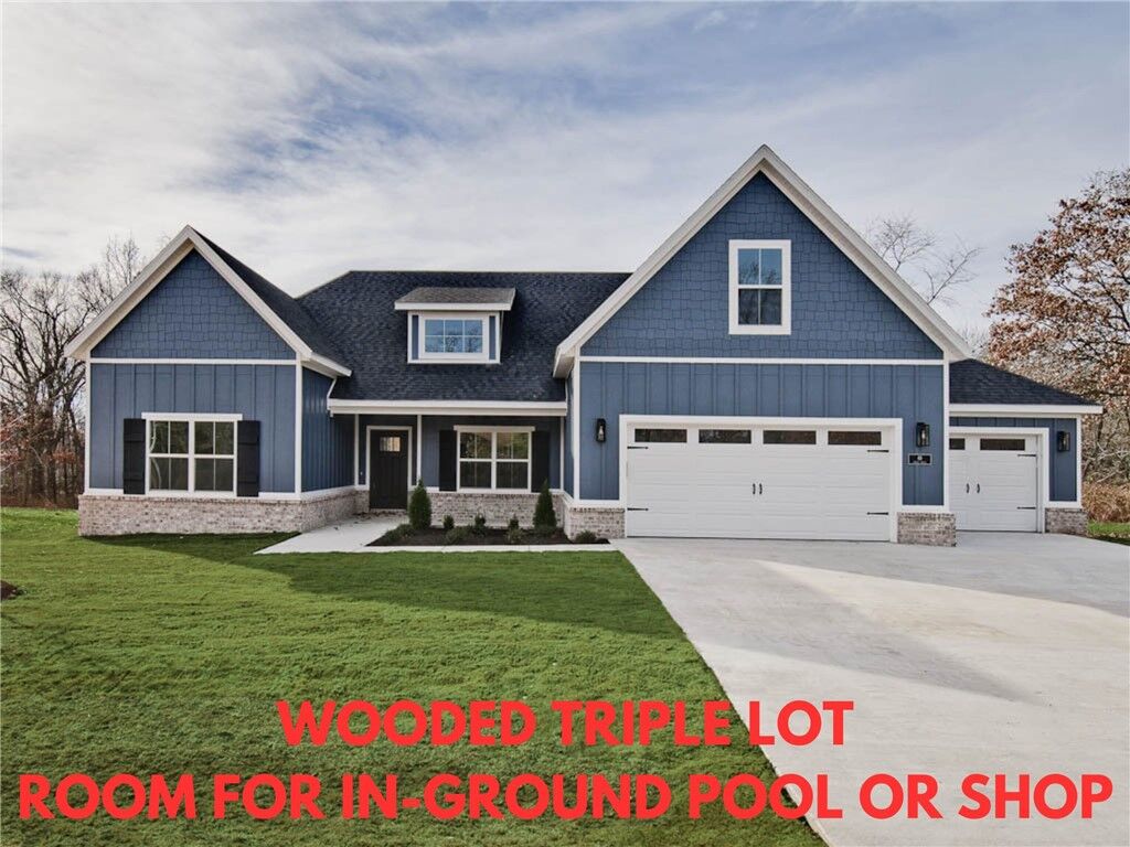 Property Photo:  38 Winsford Circle  AR 72715 