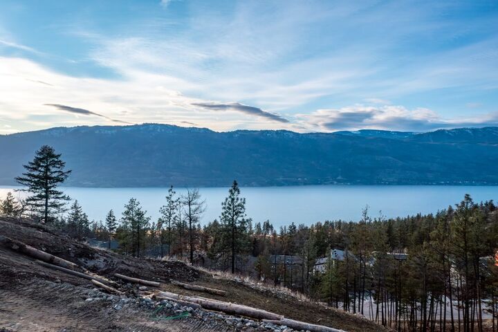 Property Photo: 11 Beacon Hill Drive BC V4V 0A9