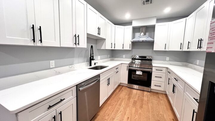 Property Photo:  585 Washington St 202  MA 02169 