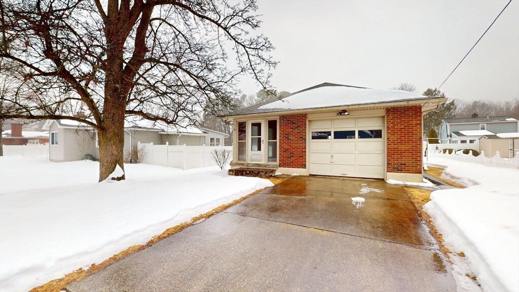 Property Photo:  29 Lincoln St  MA 01030 