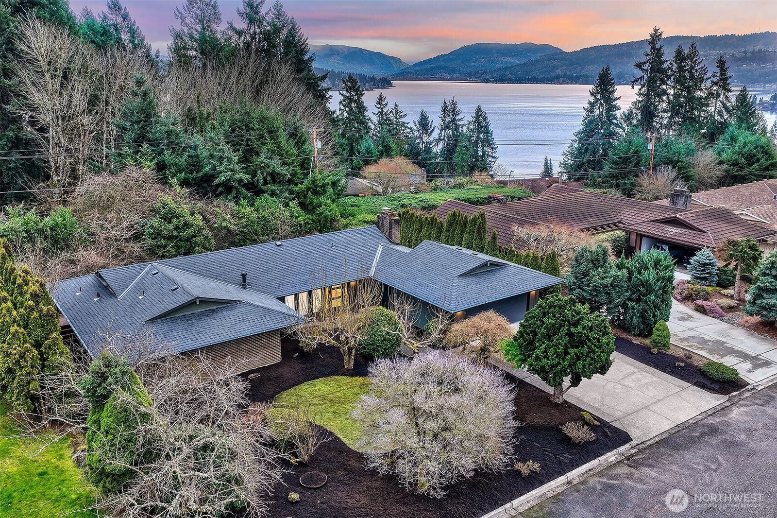 Property Photo: 440 174th Place NE WA 98008