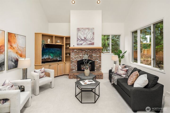 Property Photo:  5208  Isola Place NW  WA 98027 