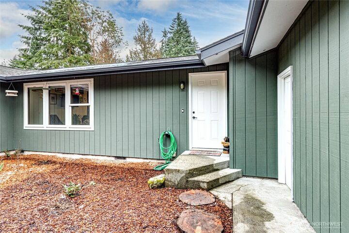 Property Photo:  1127 S N Street  WA 98363 