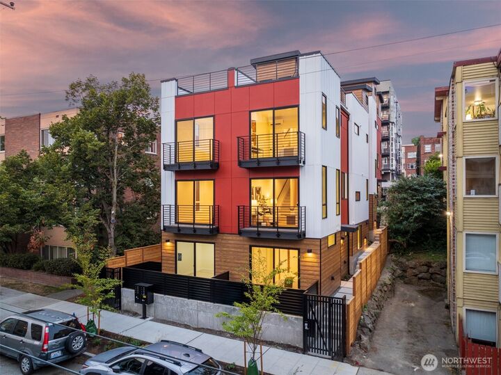 Property Photo:  318 C  Bellevue Avenue E  WA 98102 