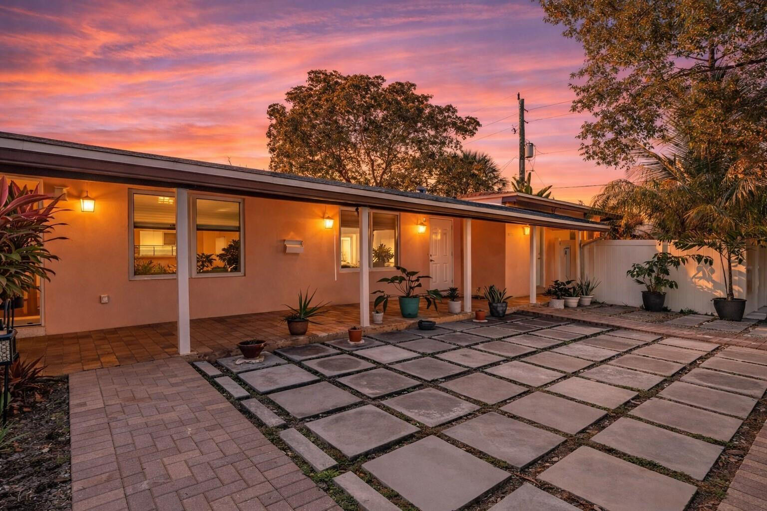 Property Photo: 2016 NE 14th Court 2018/B FL 33304