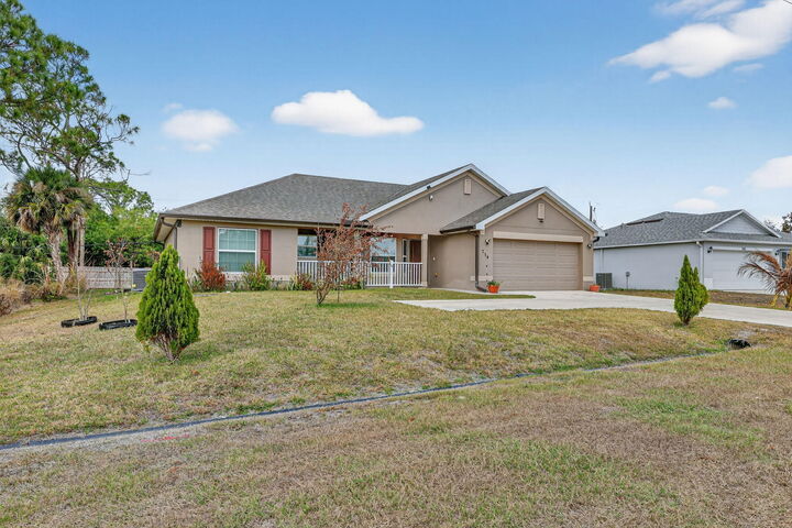 Property Photo:  734 NW Bayshore Boulevard  FL 34983 