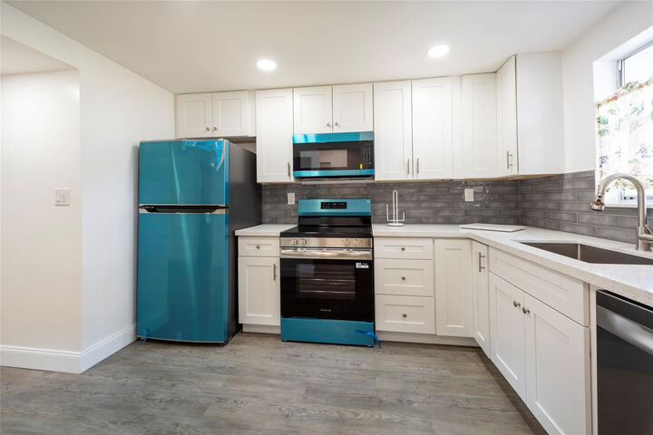 Property Photo: 6100 NW 44th Street 302 FL 33319
