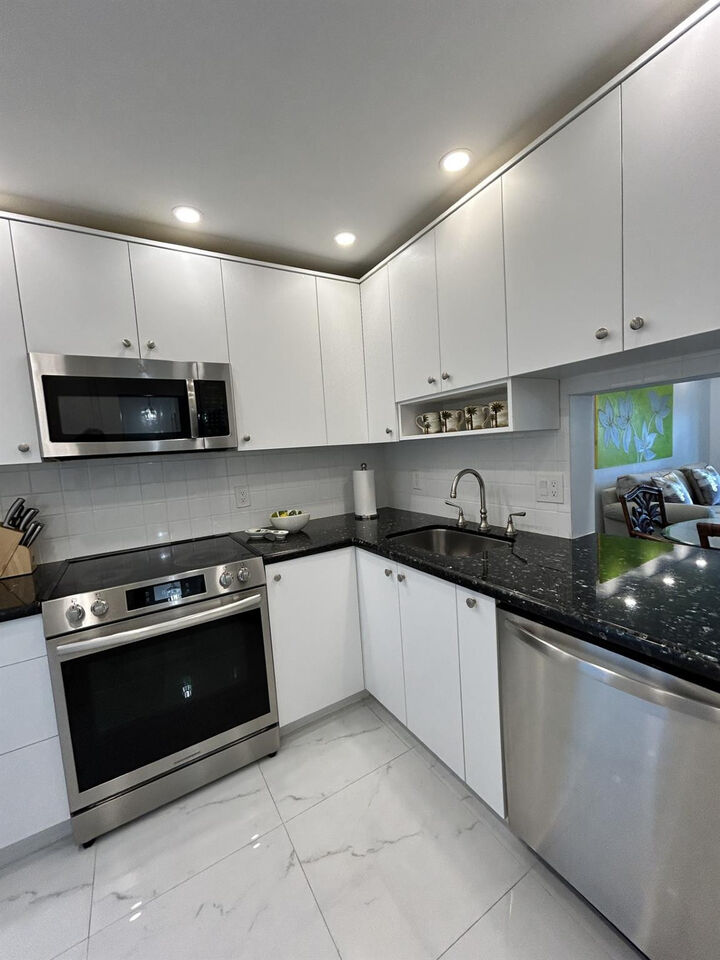 Property Photo:  1445 Atlantic Shores Boulevard  FL 33009 