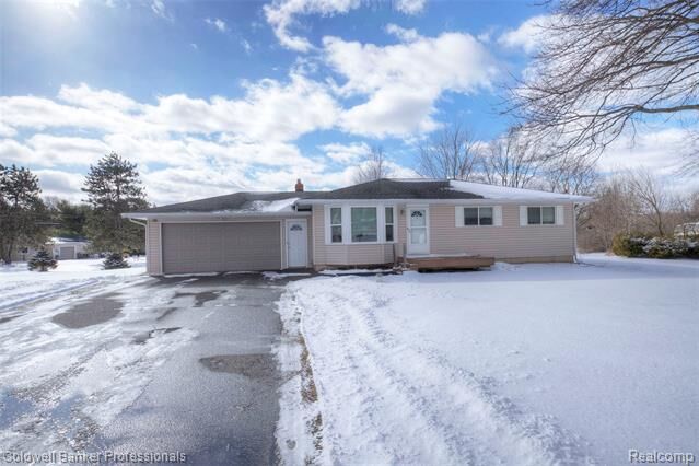 Property Photo: 9555 Andersonville Road MI 48346