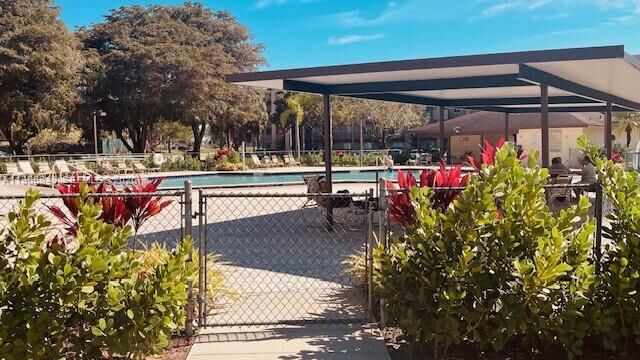 Property Photo: 950 SW 138th Ave 314B FL 33027