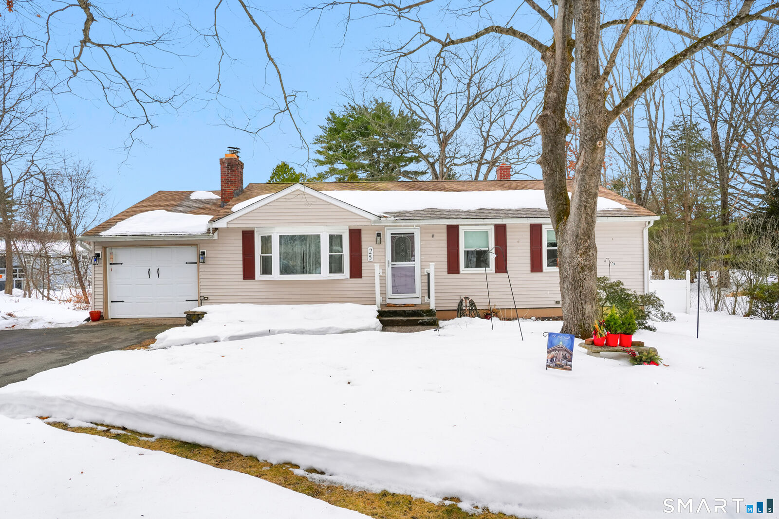 Property Photo:  25 Sheffield Lane  CT 06010 
