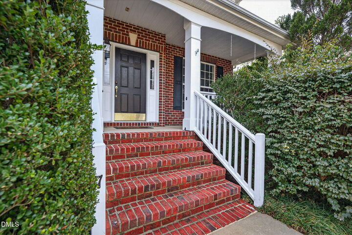 Property Photo:  7 Scenic Court  NC 27713 