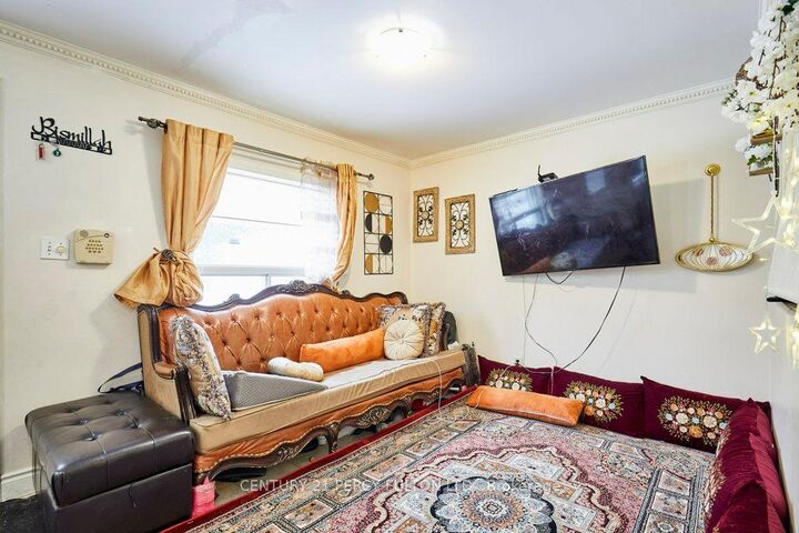 Property Photo:  23 Bush Drive  ON M1C 1G7 