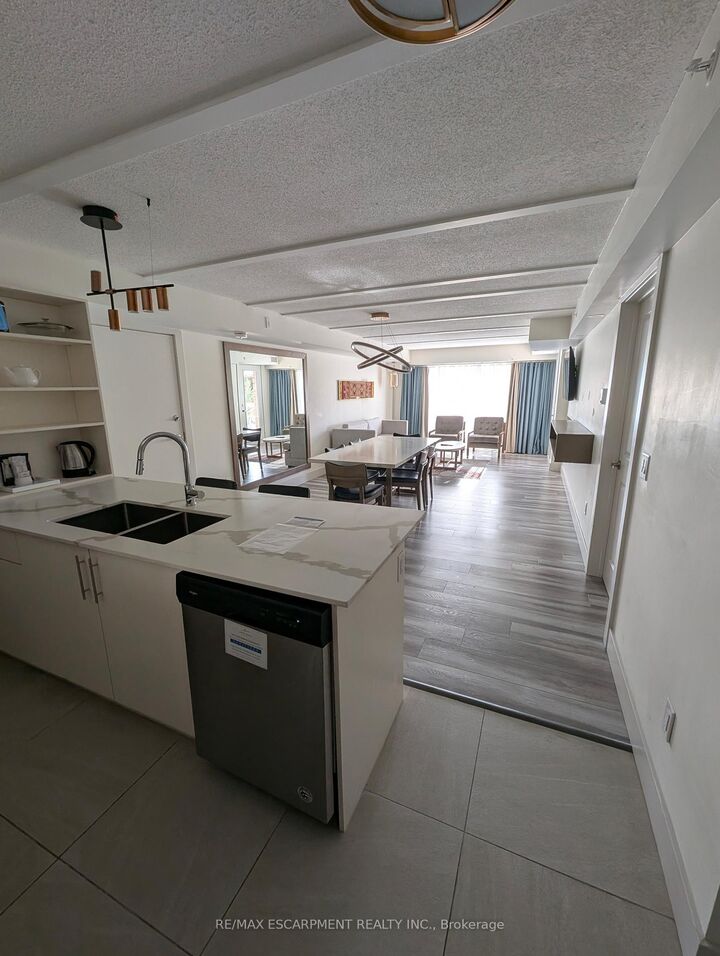 Property Photo: 9 Harbour Street 4403 &Amp 4405 ON L9Y 5B5