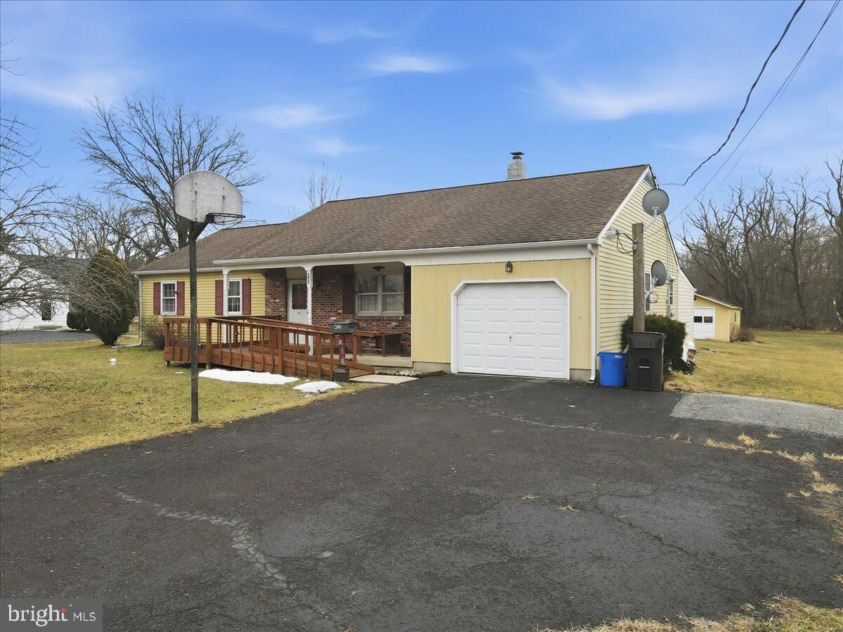 Property Photo:  422 Erie Road  PA 18951 
