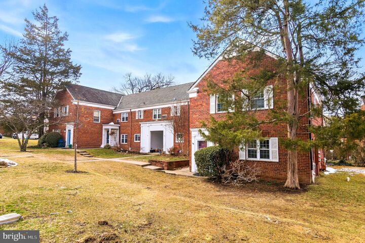 Property Photo: 1415 Martha Custis Drive VA 22302