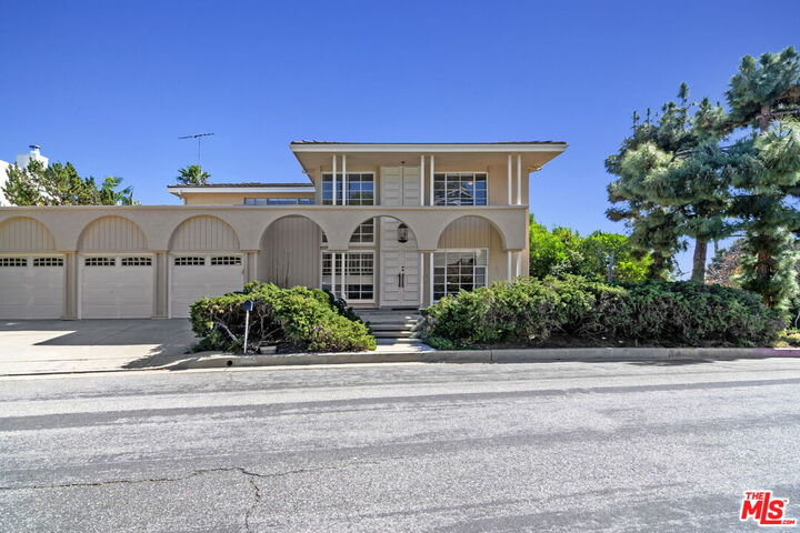 Property Photo: 2695 Cordelia Rd CA 90049