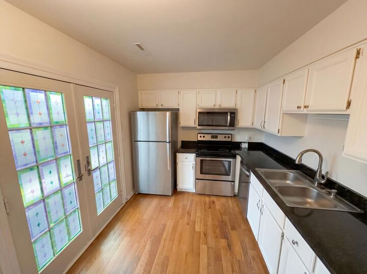 Property Photo: 2861 Chateau Circle OH 43221