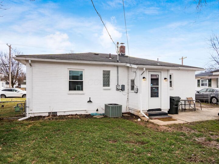 Property Photo: 846 S Walnut Street OH 43078