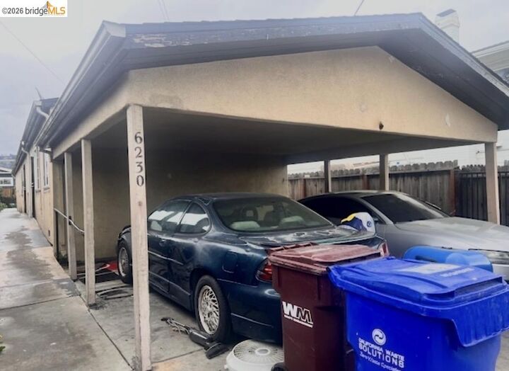 Property Photo: 6230 Hayes St CA 94621