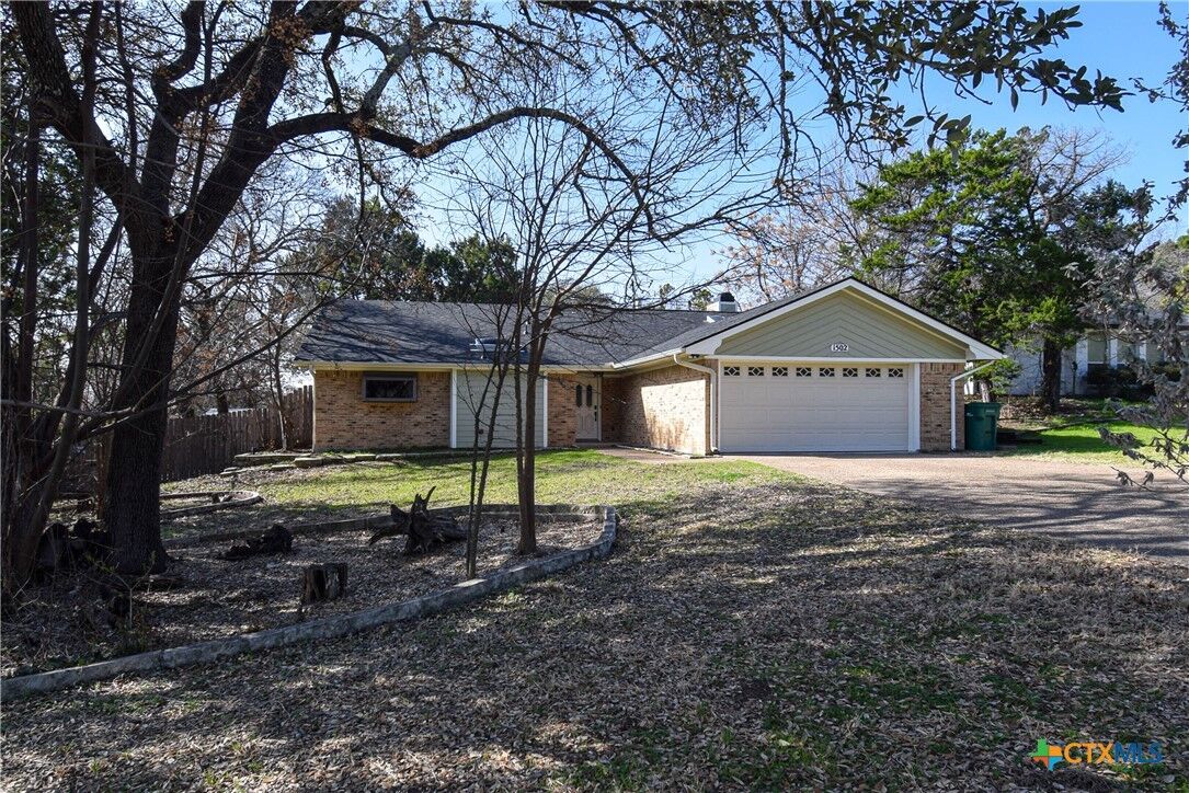 Property Photo:  1502 Cedar Oaks Lane  TX 76548 