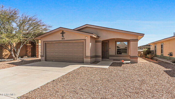 Property Photo:  3832 Loma Cortez Drive  TX 79938 