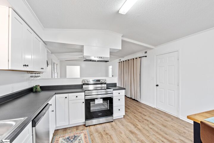 Property Photo: 407 Dogwood Lane Extension SC 29690