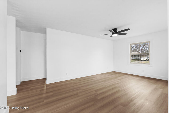 Property Photo:  5500 Jessamine Ln  KY 40258 