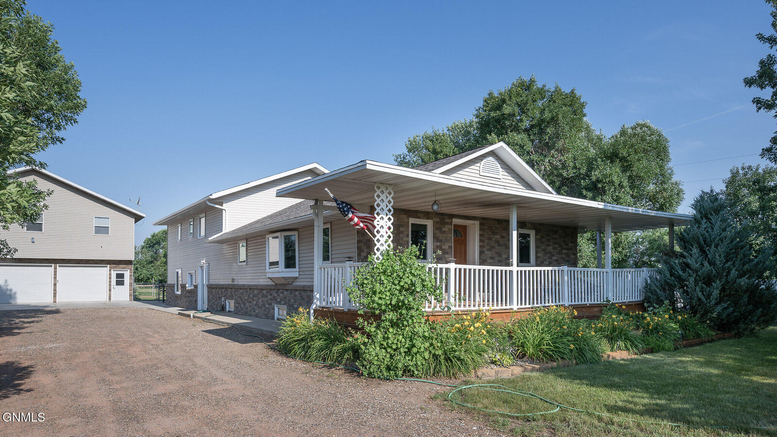 Property Photo:  871 County Road 27  ND 58545 