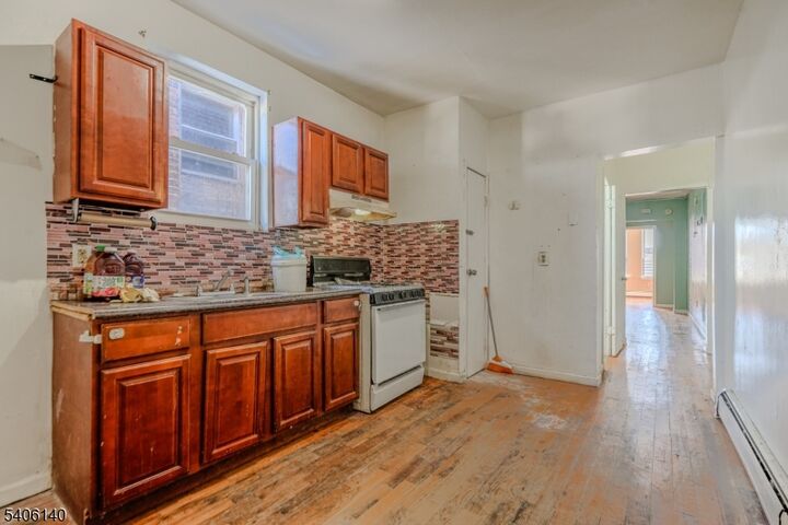 Property Photo: 529 E Jersey St NJ 07206