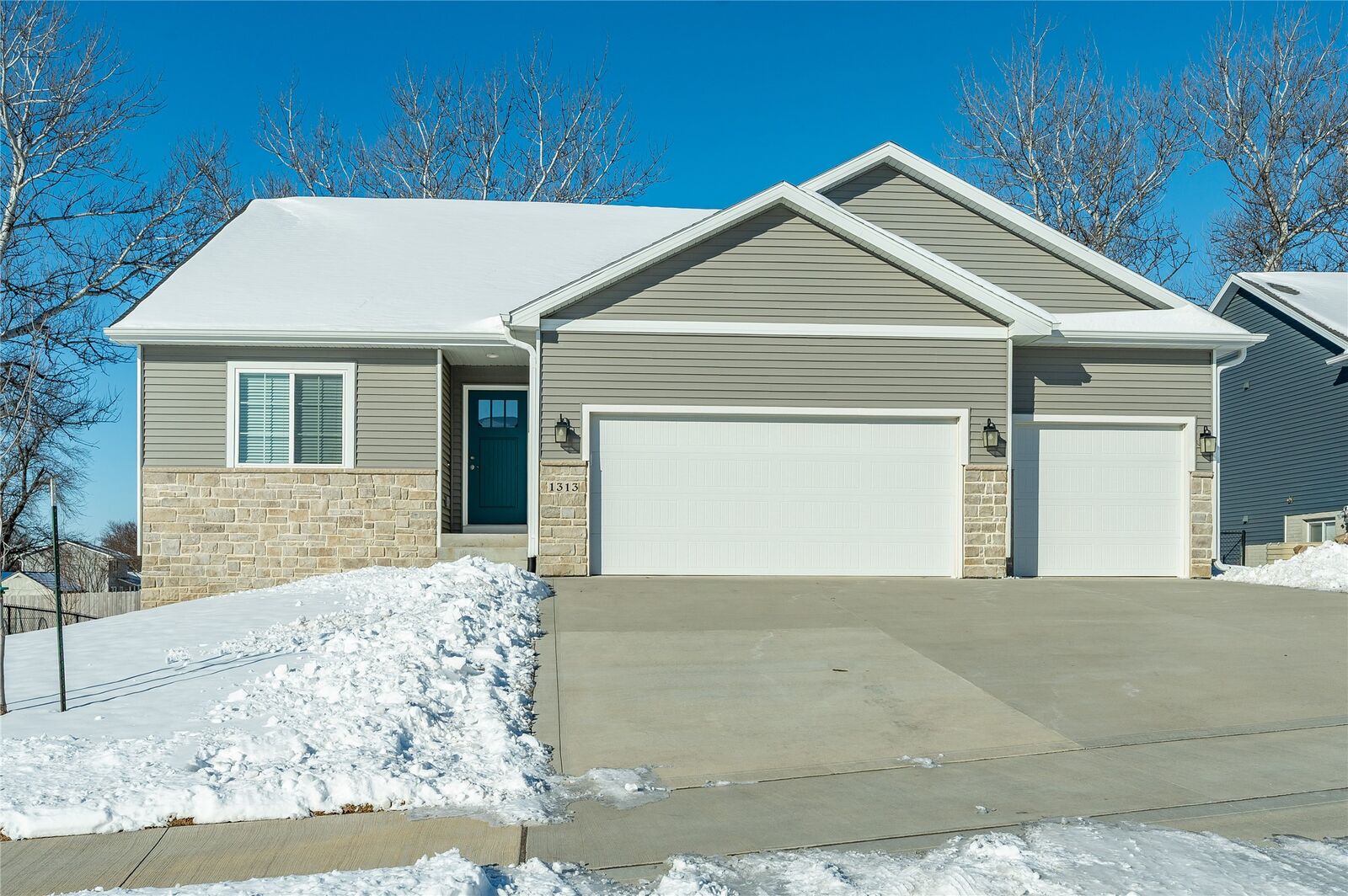 Property Photo:  1313 Rolling Hills Drive  IA 50211 