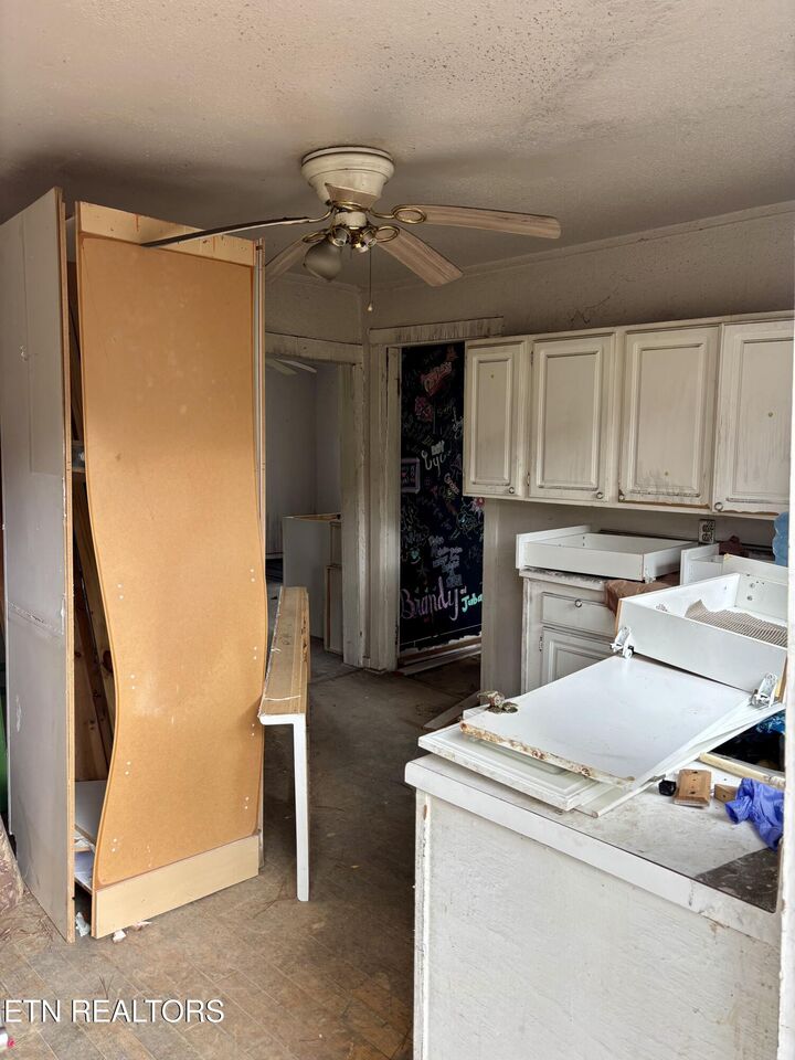 Property Photo: 501 Central Ave TN 37303