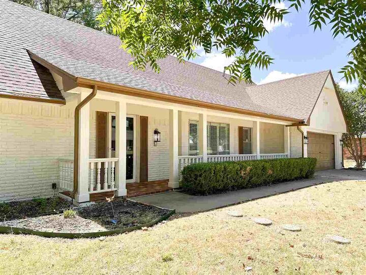 Property Photo:  7518 NW Stonegate Ave  OK 73505 