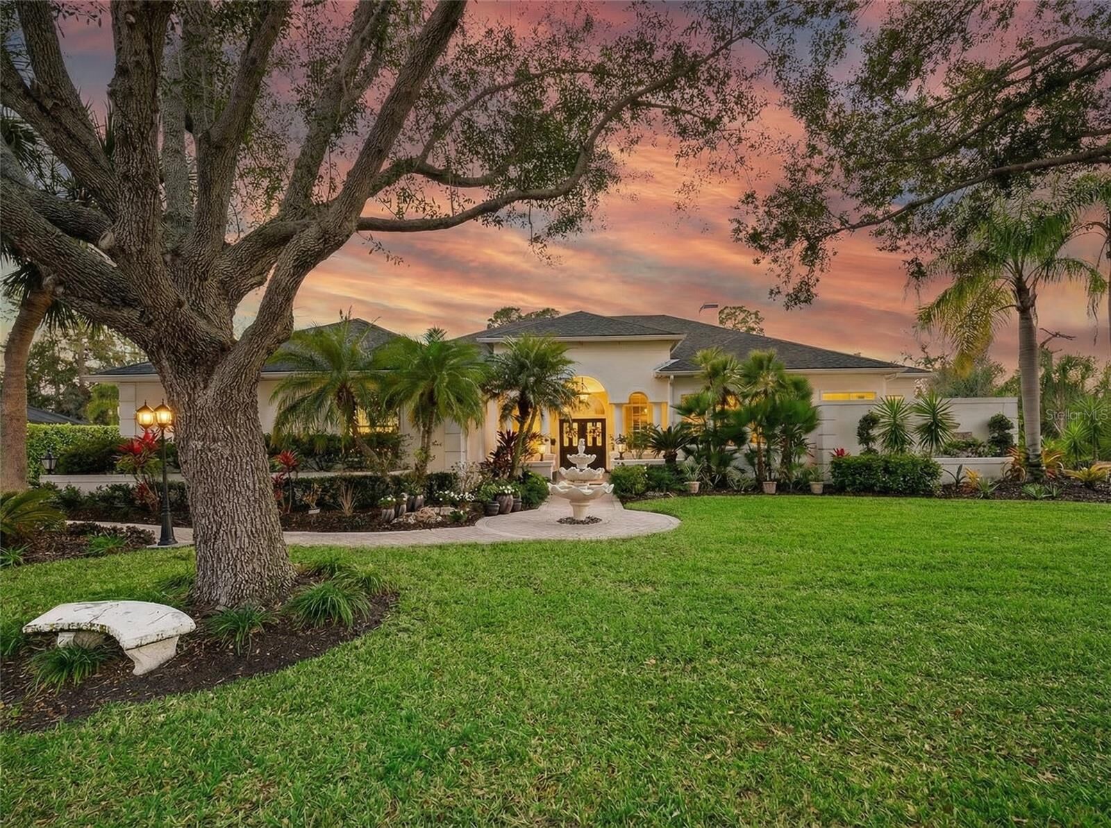 Property Photo:  10147 Cherry Hills Avenue Circle  FL 34202 