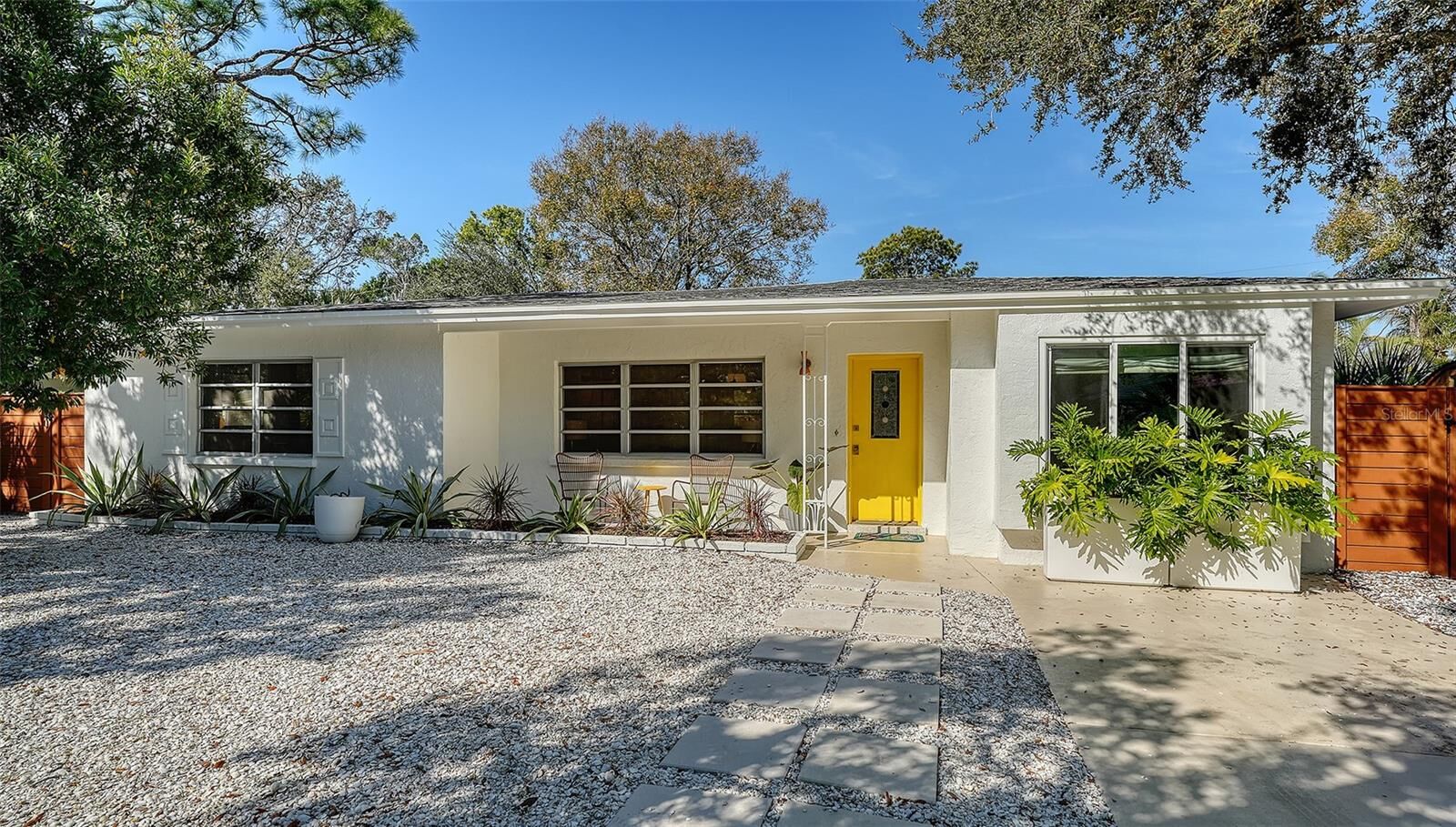 Property Photo: 5019 Stevens Drive FL 34234