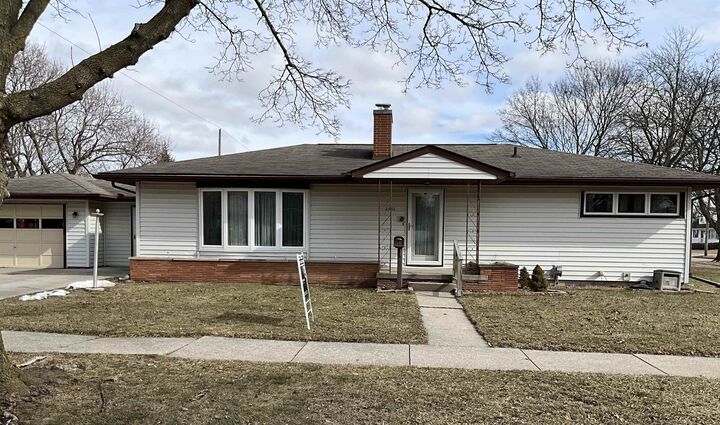 Property Photo: 2011 S Sherman Street MI 48708-7433