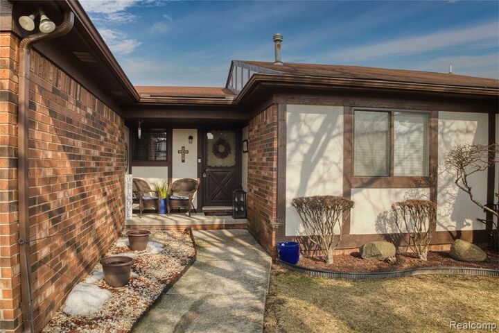 Property Photo:  13513 Angela Drive  MI 48088 6668 