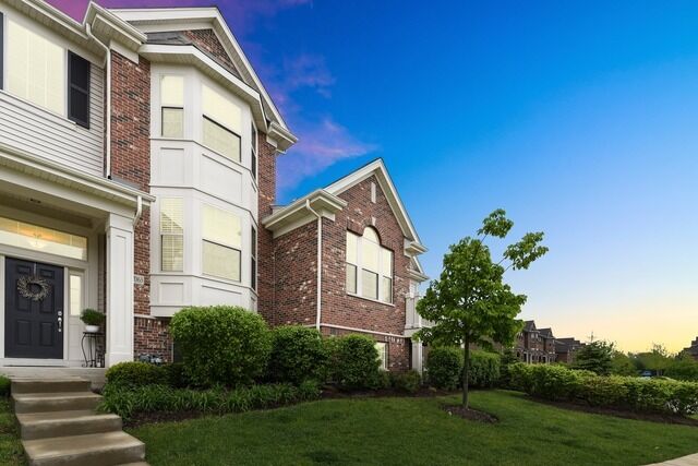 Property Photo:  28W063 Woodland Drive  IL 60190 