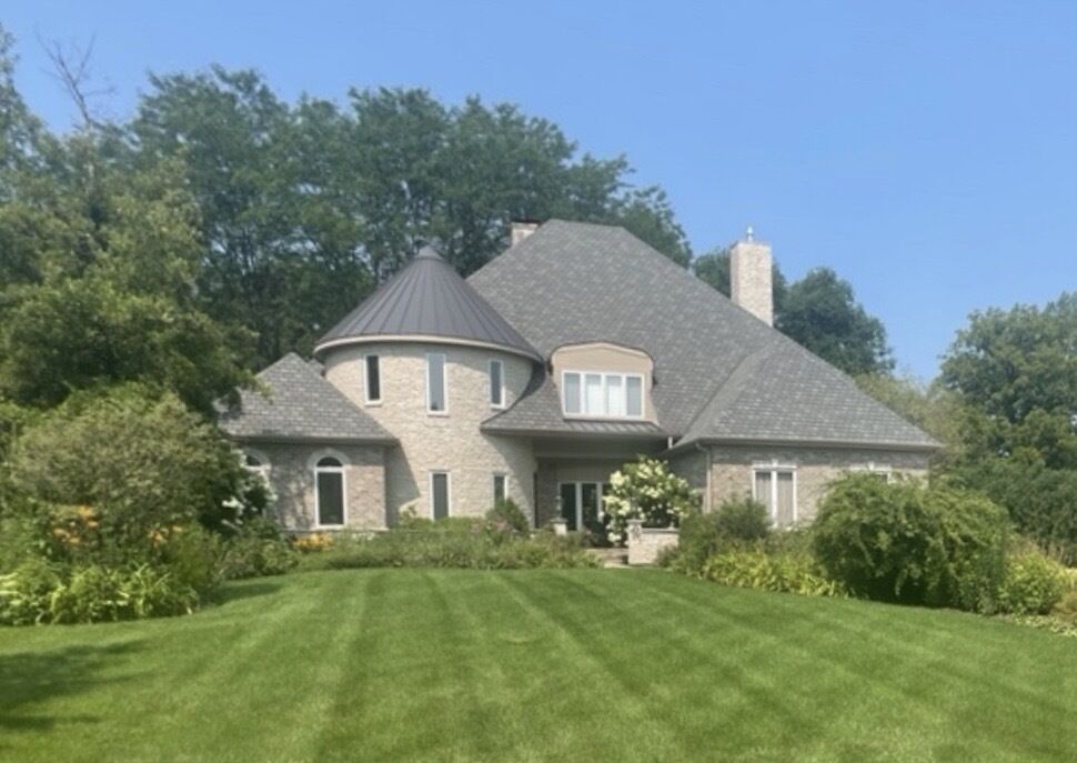 Property Photo:  8S230 Hampton Circle  IL 60540 