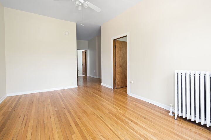 Property Photo: 5618 N Winthrop Avenue 3R IL 60660