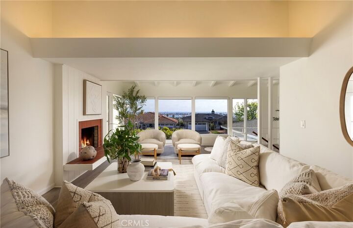 Property Photo:  502 Kings Rd  CA 92663 