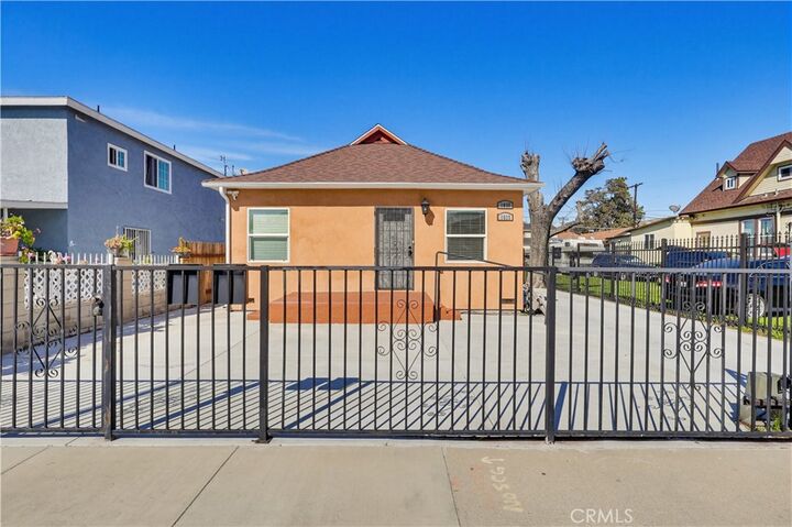 Property Photo:  1033 E 57th  CA 90011 