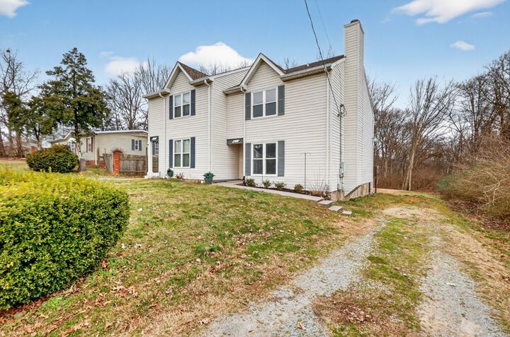 Property Photo: 1211 Waggoner Dr TN 37214