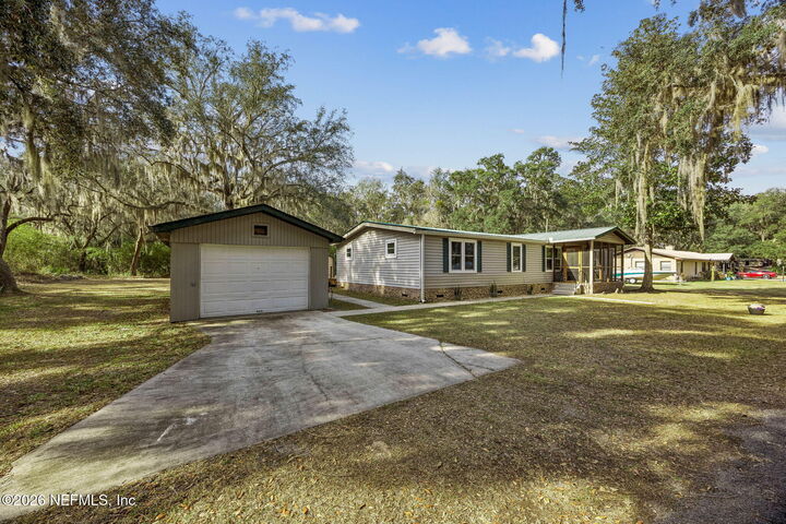 Property Photo: 111 Fairway Lane FL 32112