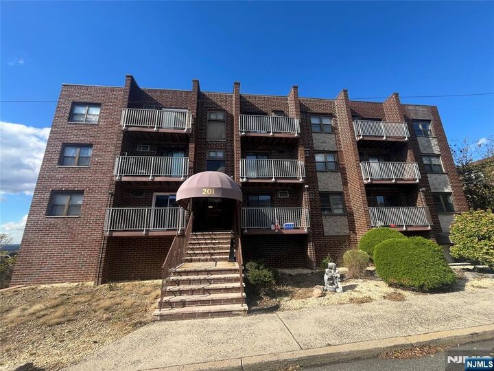 Property Photo:  201 12th Street 6  NJ 07650 