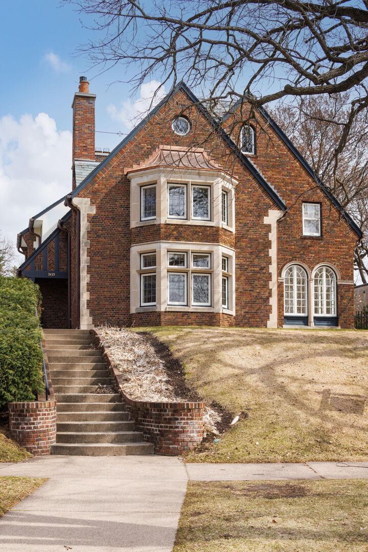 Property Photo: 2635 Newton Avenue S MN 55405